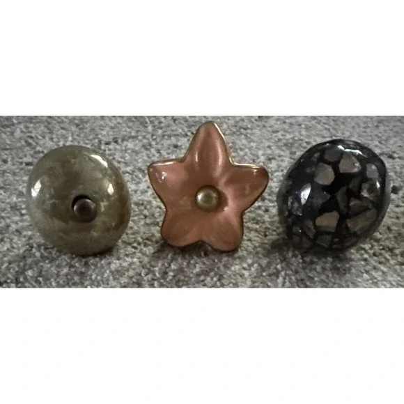 Lot of 3 Assorted Antique-Style Door Pulls/Knobs - Picture 2 of 11